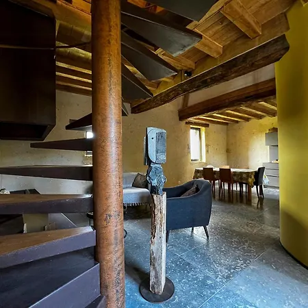 Nyaraló Restored Medieval Watchtower In The Perigord