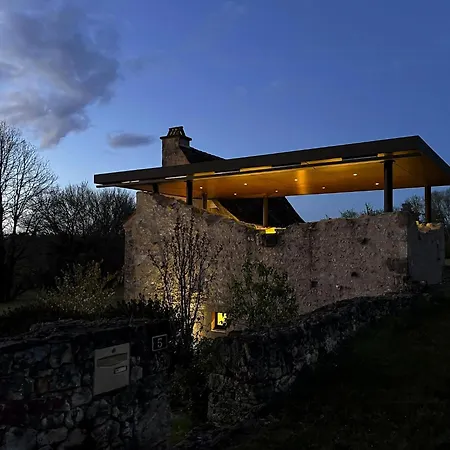 Restored Medieval Watchtower In The Perigord Nyaraló Bayac