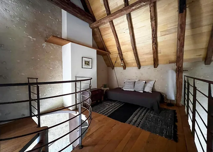 Dom wakacyjny Restored Medieval Watchtower In The Perigord